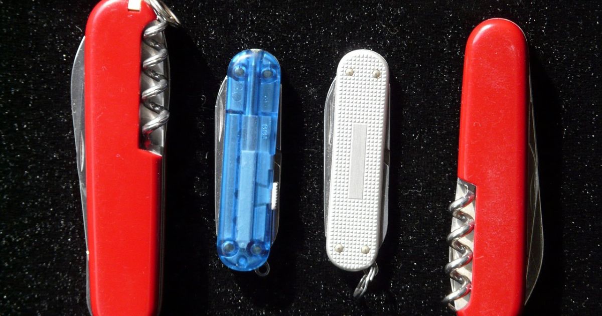 type of pocket knives