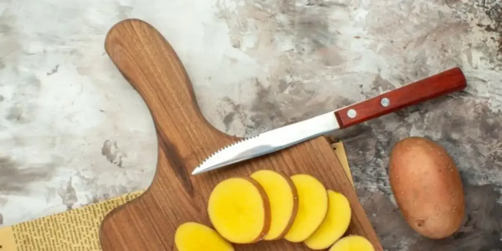 potato-cutting knife