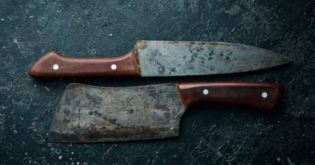 rusting kitchen knives